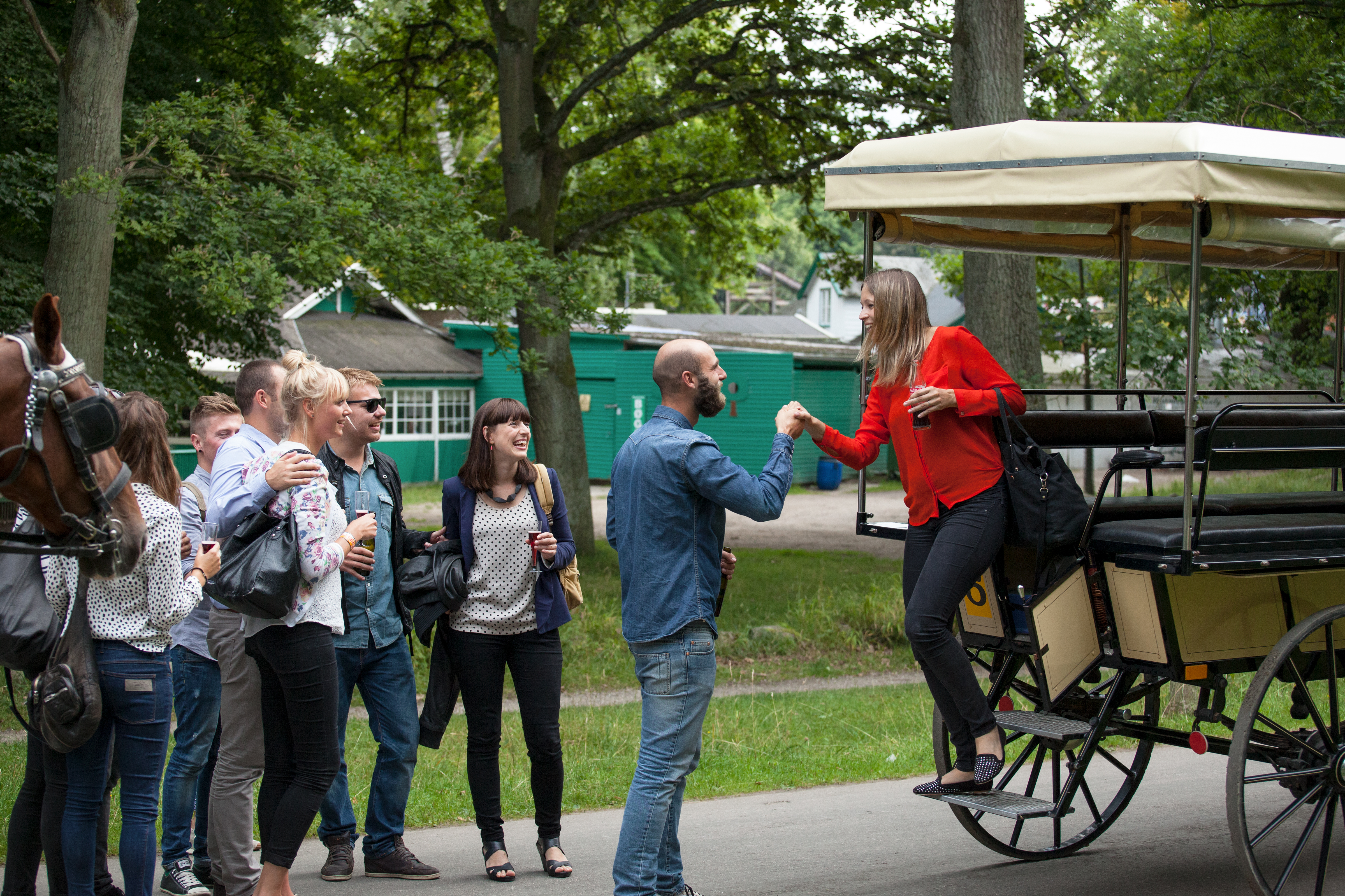 Tag på hestevognstur i den smukke Dyrehave inden dit besøg på Bakken