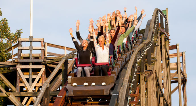 Bakken Forlystelse Rutschebanen Gruppe Voksen Forlystelser Koebenhavn