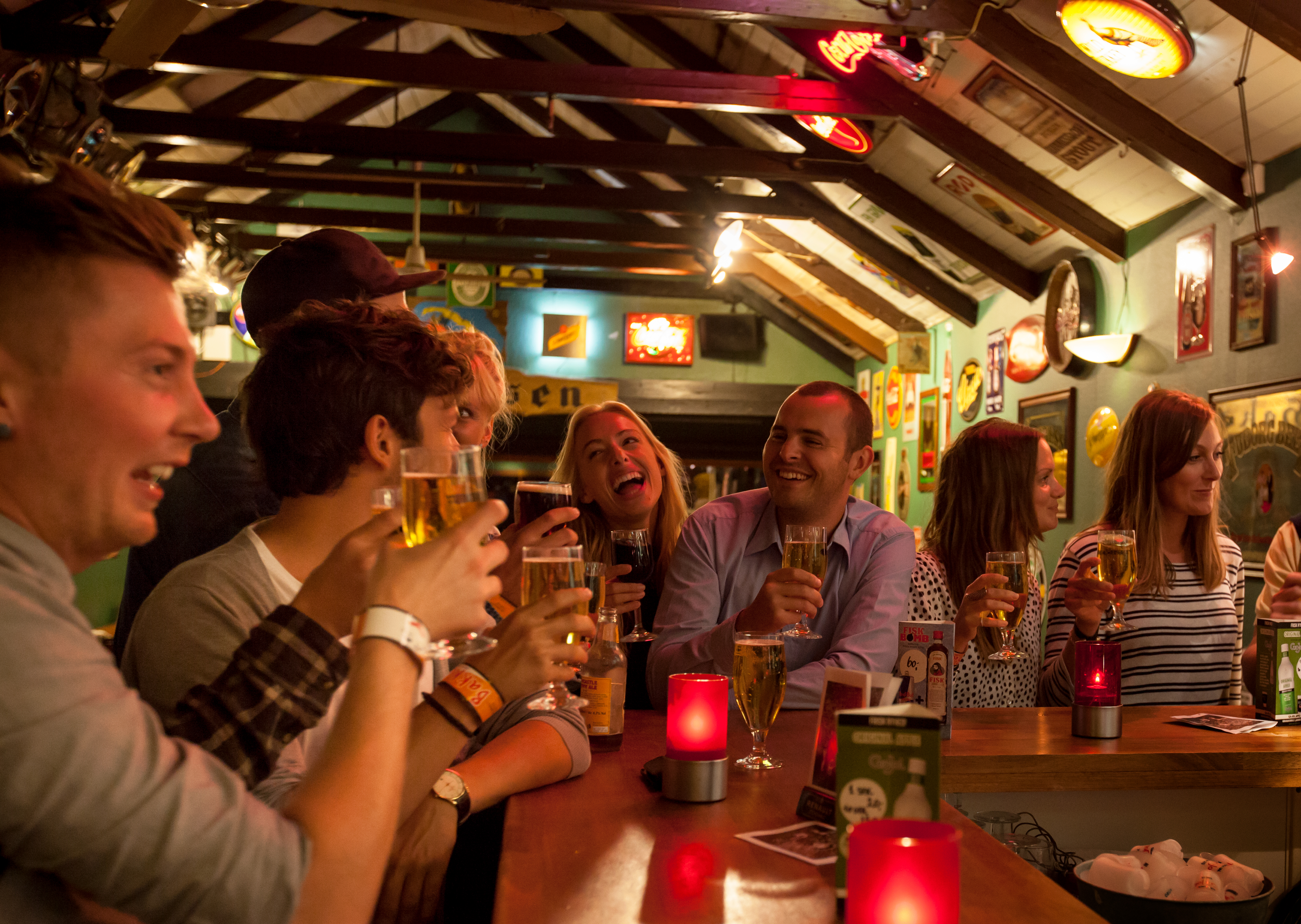 Bakken Pub Bar Hoekassen Gruppe Voksen Stemning