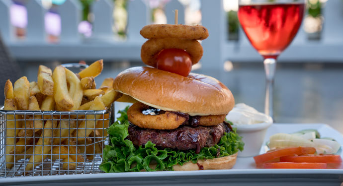 Bakken Mad Burger Loegring Pommes Frites