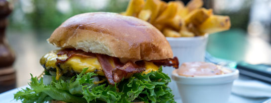 Bakken Mad I Lae Burger
