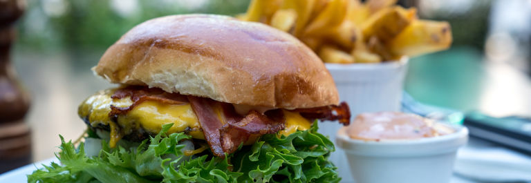 Bakken Mad I Lae Burger