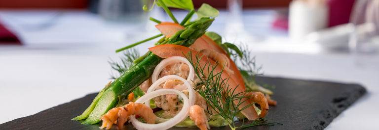 Bakken Mad Roede Port Laks Asparges