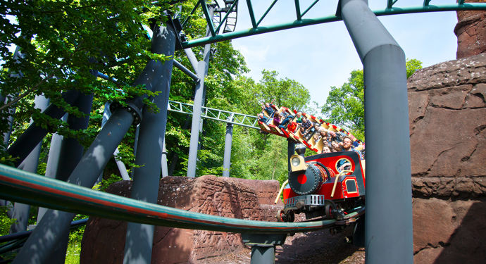 Bakken Forlystelse Mine Train Ulven Unge Forlystelser
