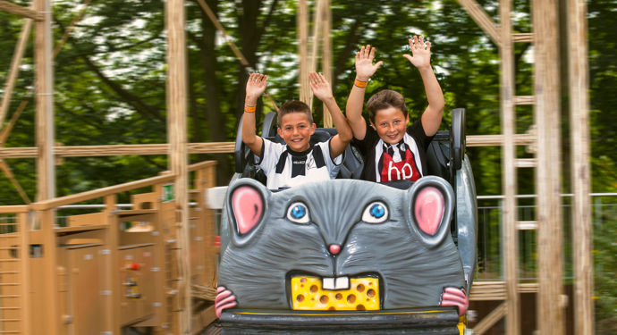Bakken Forlystelse De Vilde Mus Unge Udflugt