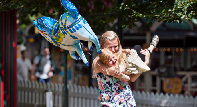 Bakken Spil Sjov Familie Stemning Ballon Familiedag