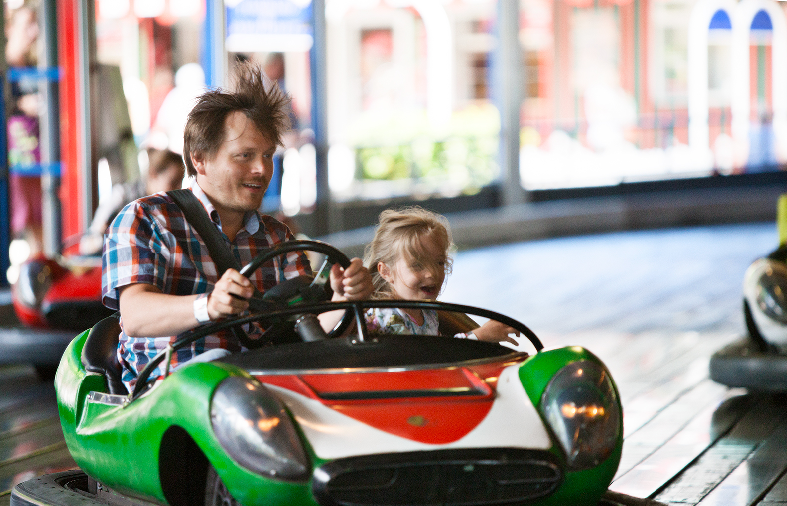 Find nemt vej til Bakken - 33 sjove forlystelser midt i Dyrehaven nord for København