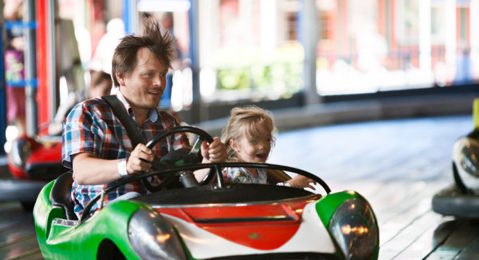 Find nemt vej til Bakken - 33 sjove forlystelser midt i Dyrehaven nord for København