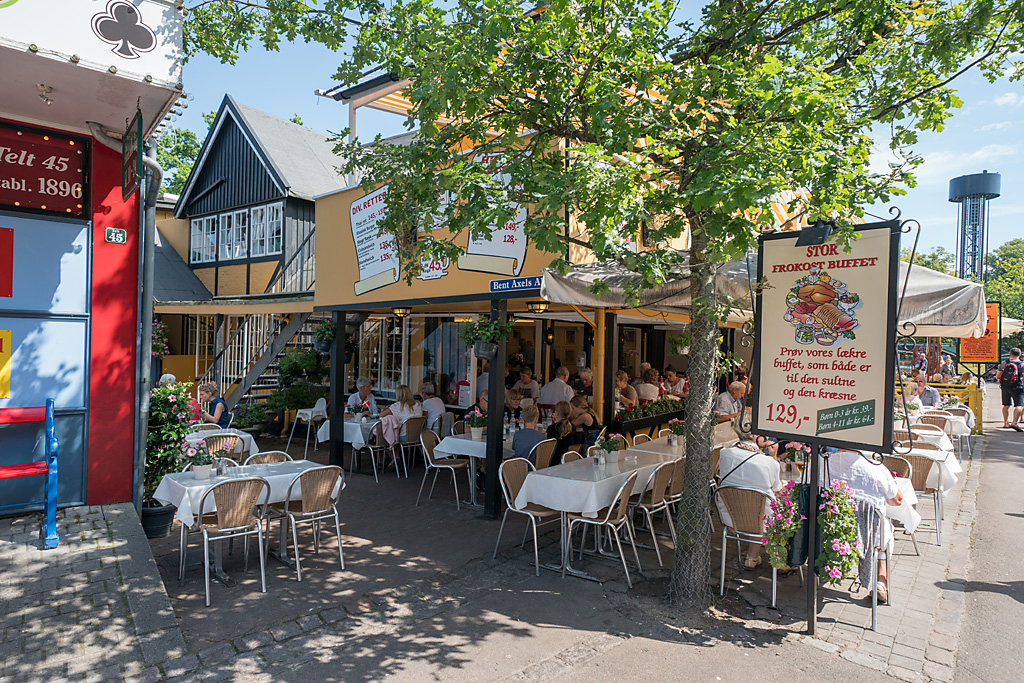 Bakken Restaurant Bondestuen Udendørs