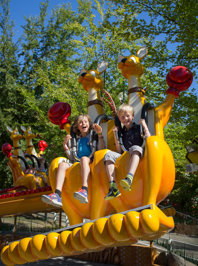 Bakken Forlystelse Kaenguru Gruppe Unge Skoleudflugt