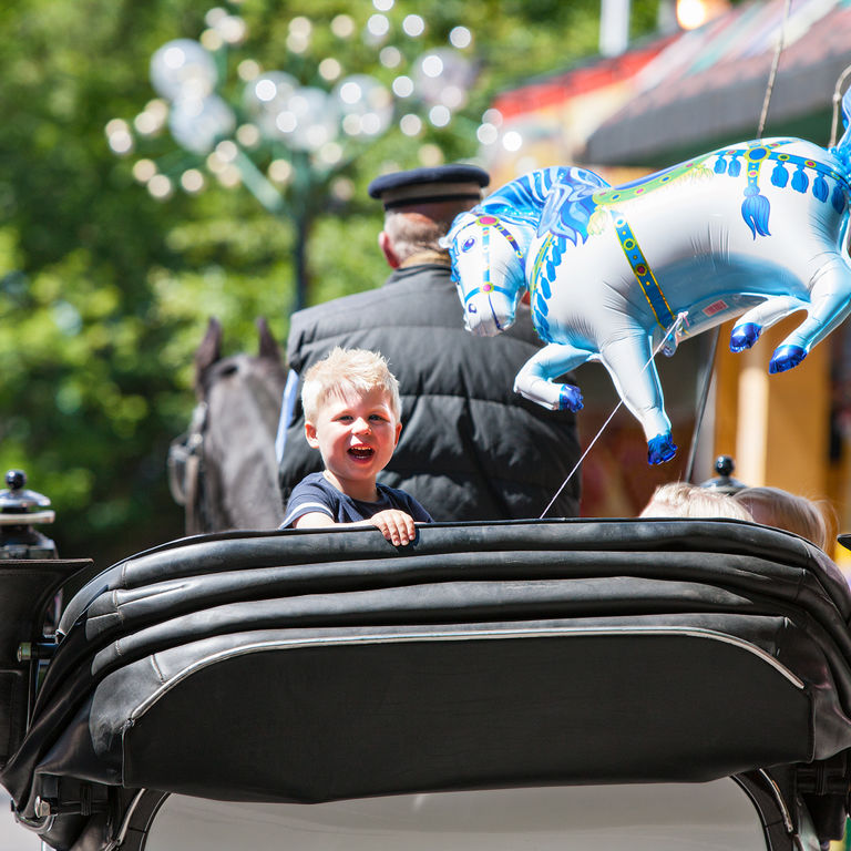 Bakken er en sjov forlystelsespark for hele familien!