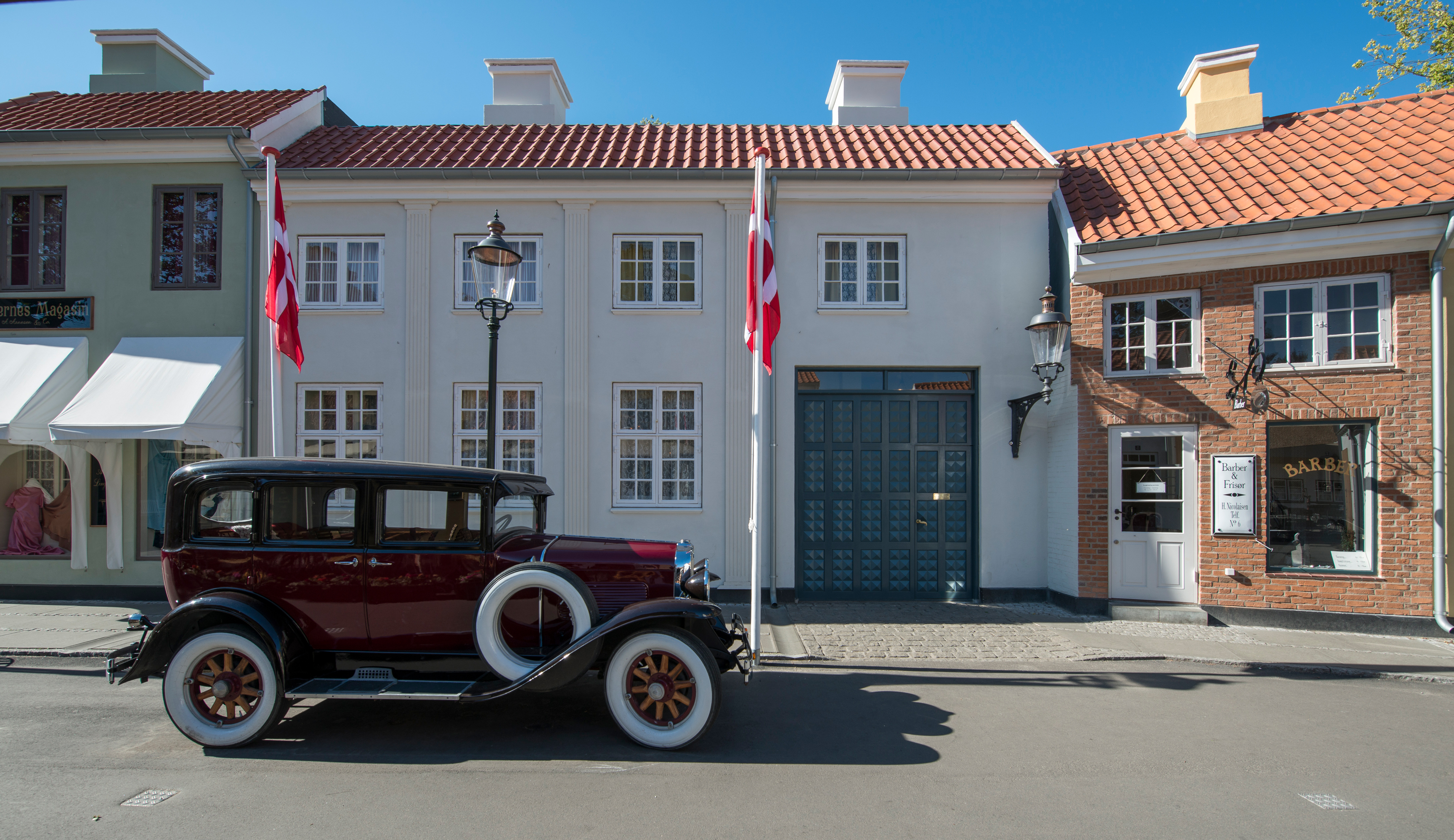 Hos Varnæs i Korsbæk på Bakken