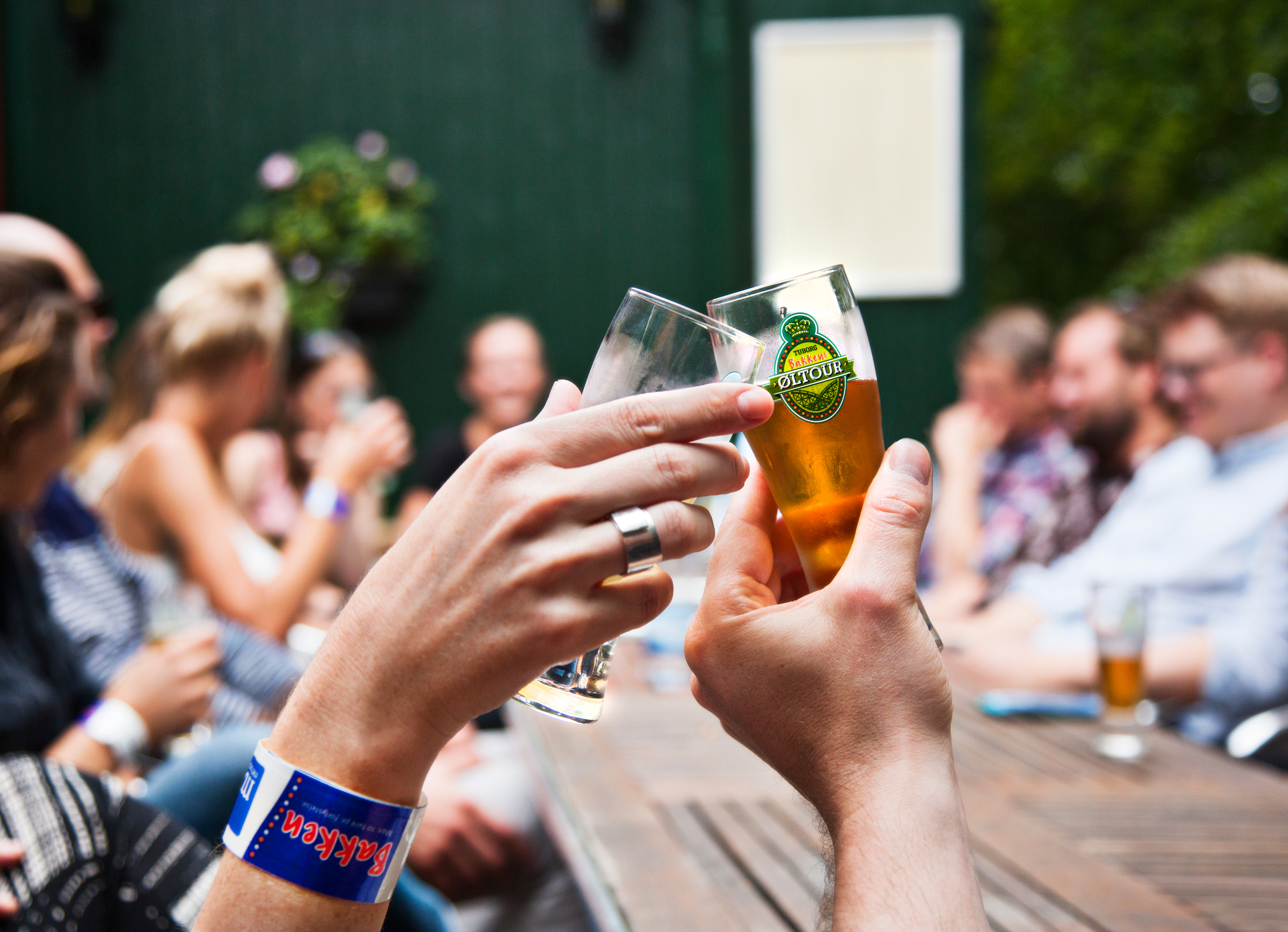 Bakken Pub Bar Pølsekroen Gruppe Voksen Stemning Øltour Terrasse