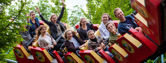 Bakken Forlystelse Mine Train Ulven Gruppe Ung Fart Stemning