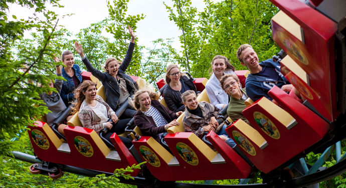 Bakken Forlystelse Mine Train Ulven Gruppe Ung Fart Stemning