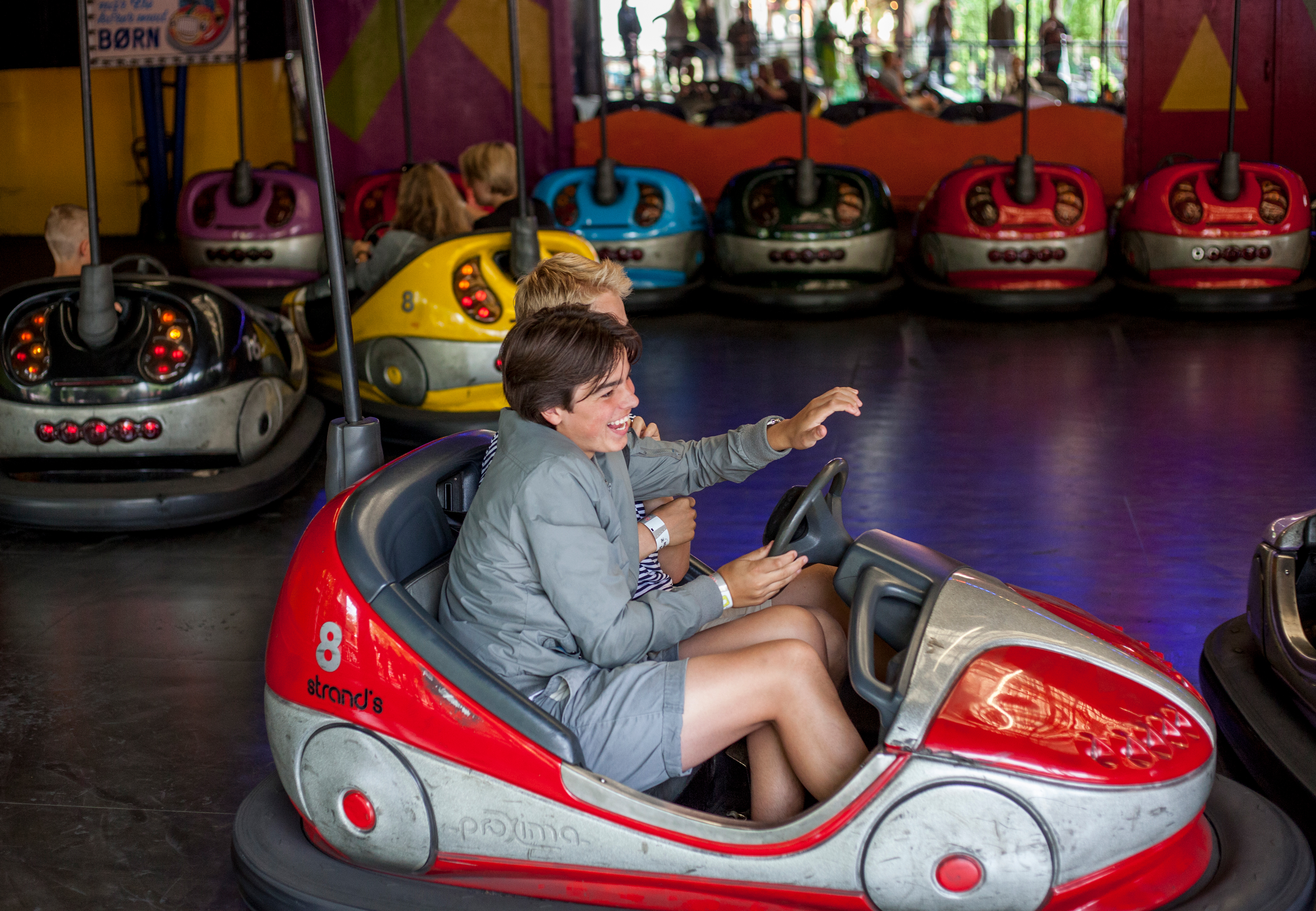 Bakken Forlystelse Radiobilerne Gruppe Ung Fart Koebenhavn