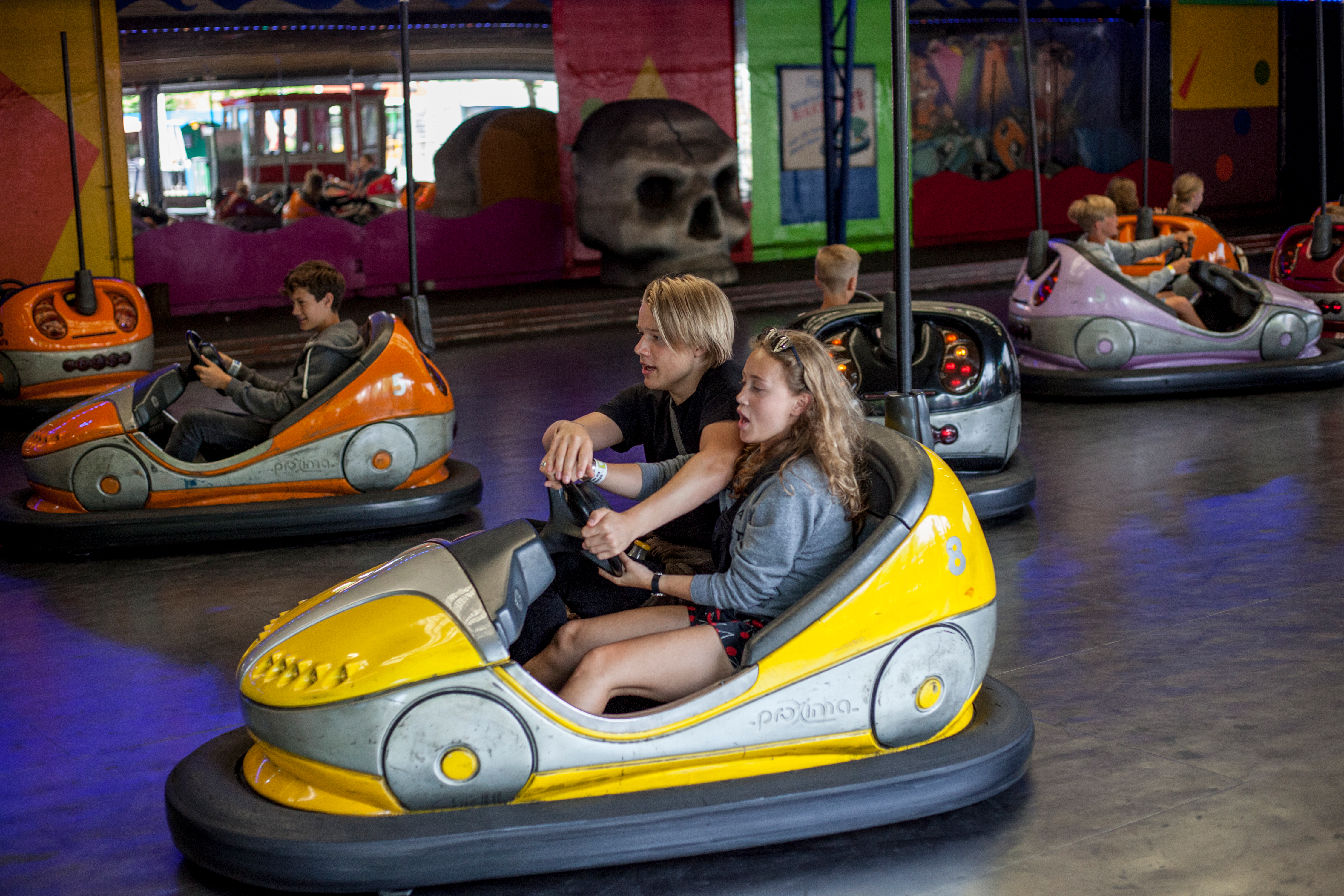 Bakken Forlystelse Radiobilerne Gruppe Ung Oplevelse i Koebenhavn