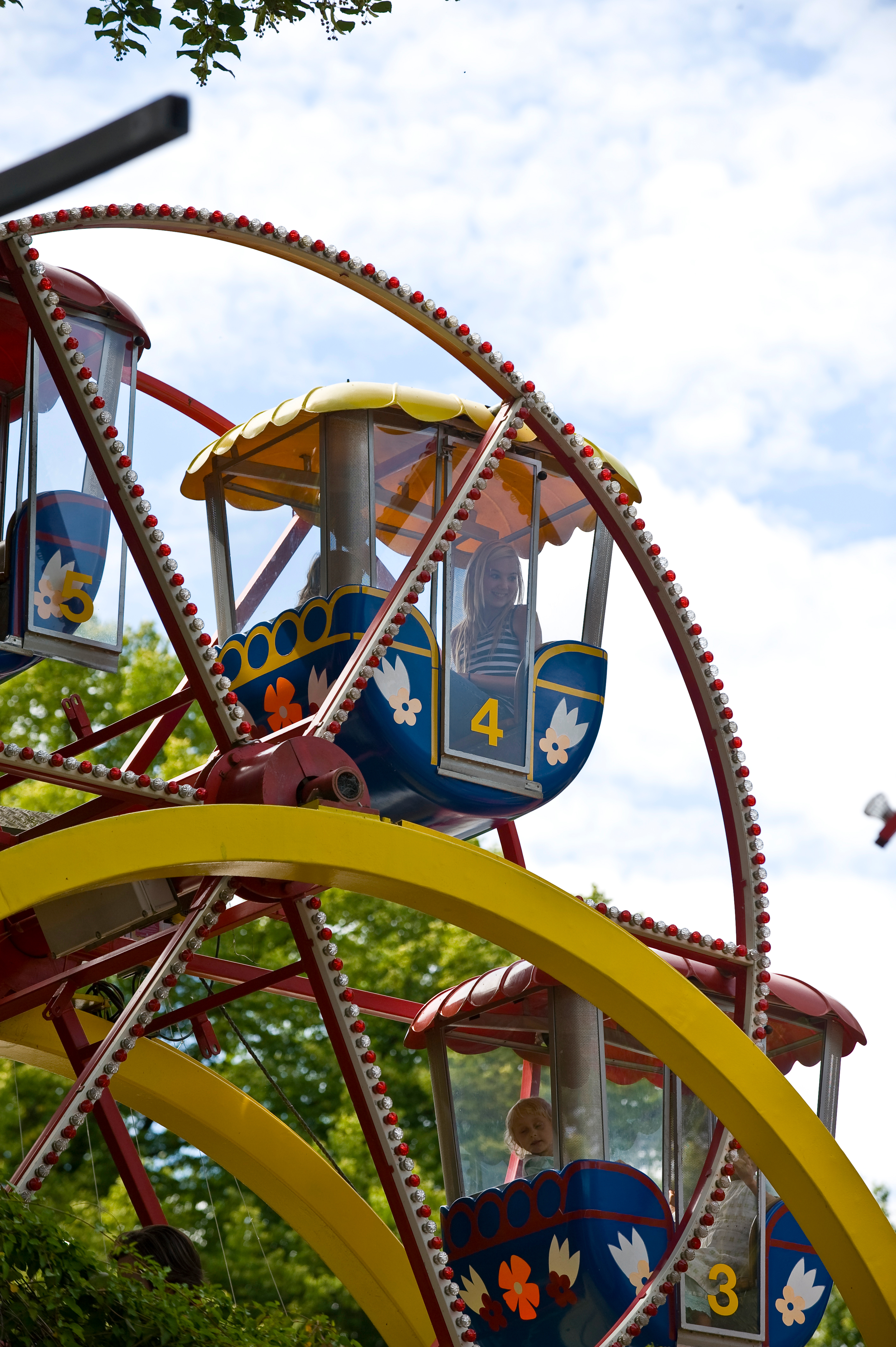 Bakken Boerneforlystelse Boernepariserhjulet Ung Aktivitet i Koebenhavn