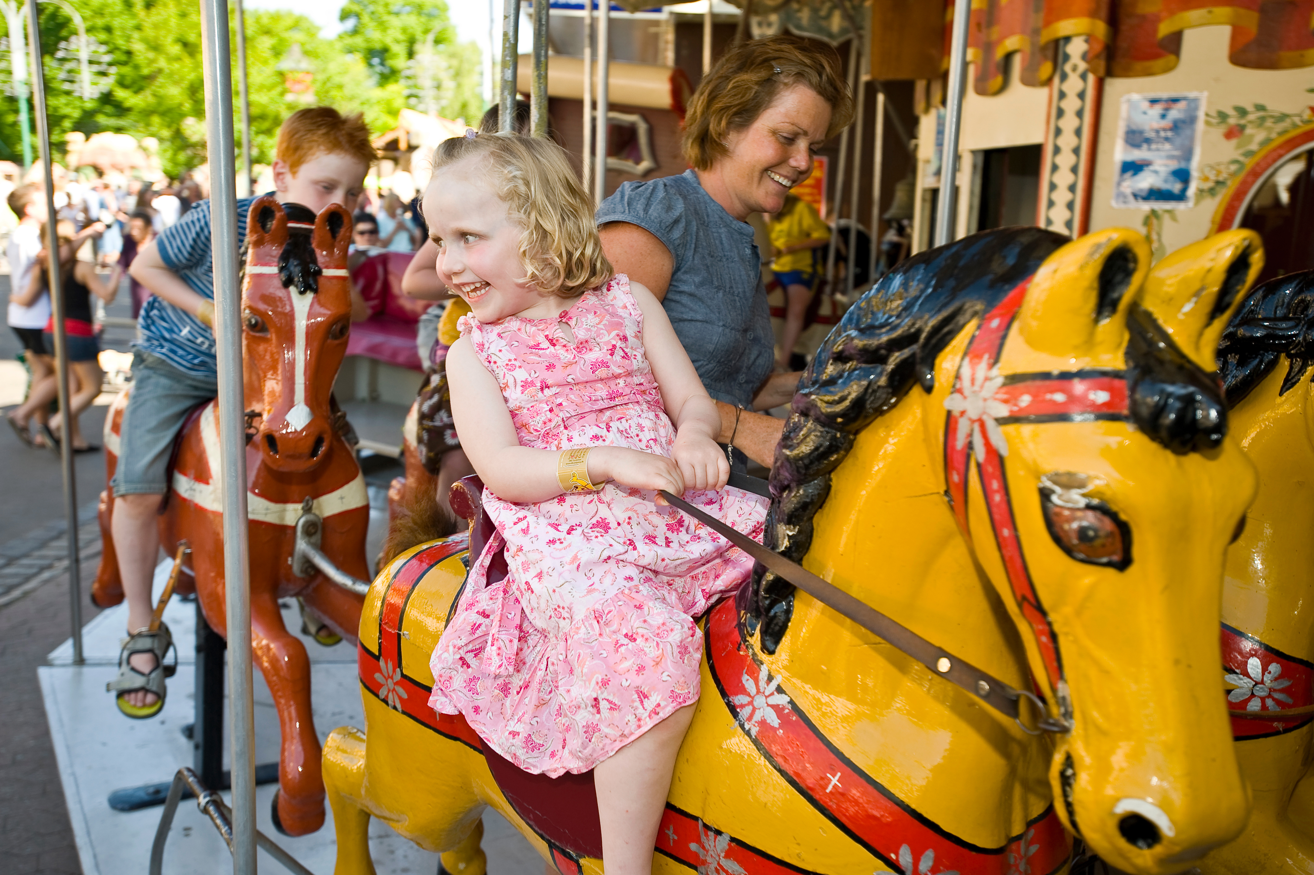 Bakken Boerneforlystelse Hestekarrusellen Sjov i Koebenhavn