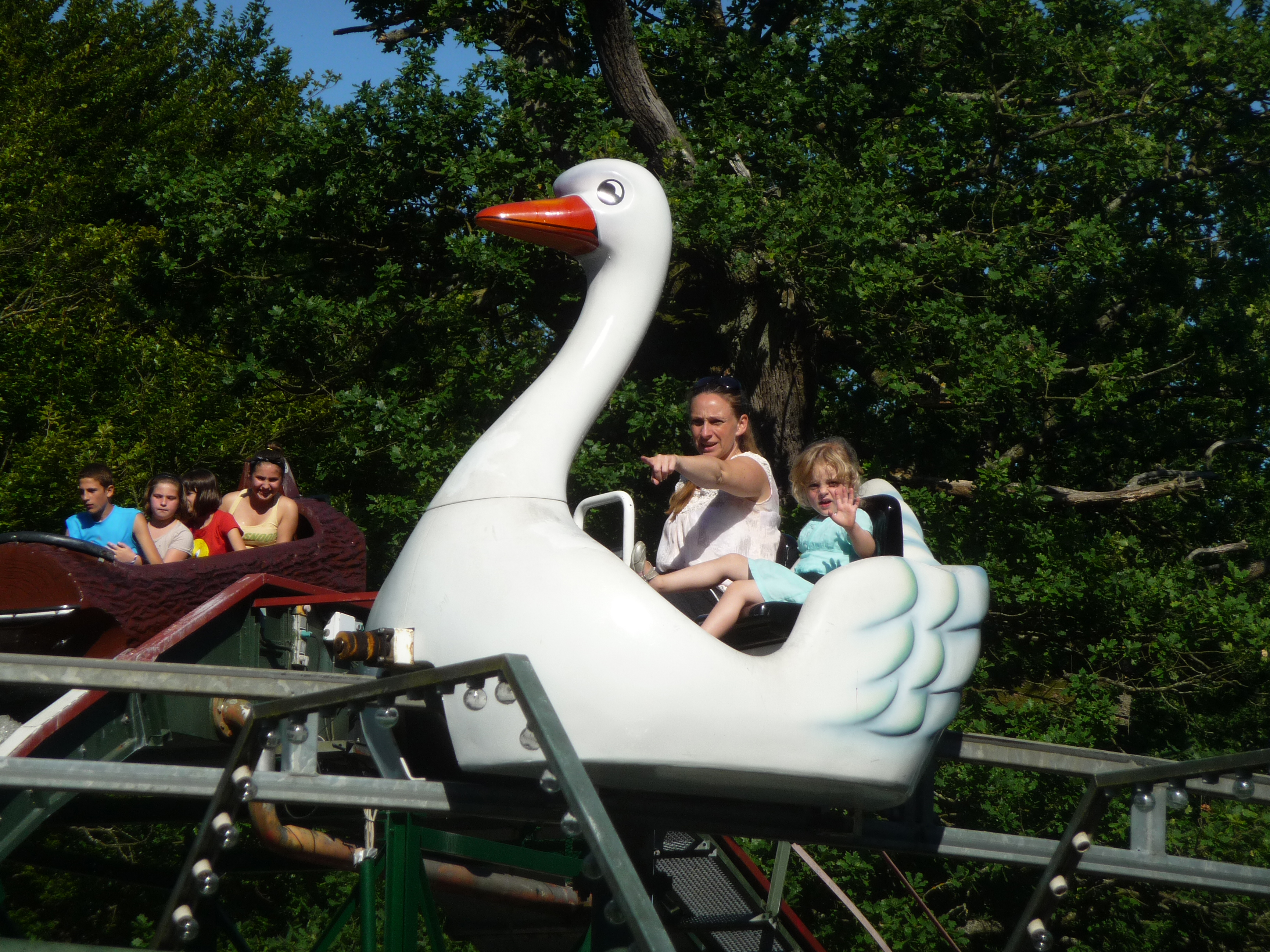 Bakken Boerneforlystelse Svanebanen Oplevelse for boern