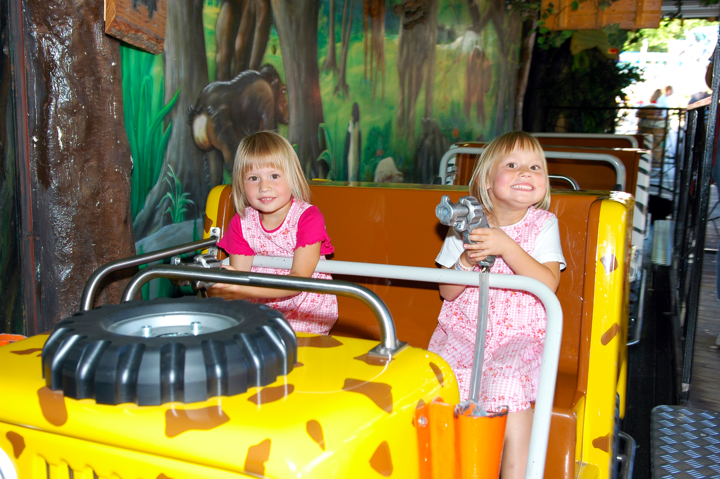 Bakken Forlystelse Safari Ung Aktivitet for familien