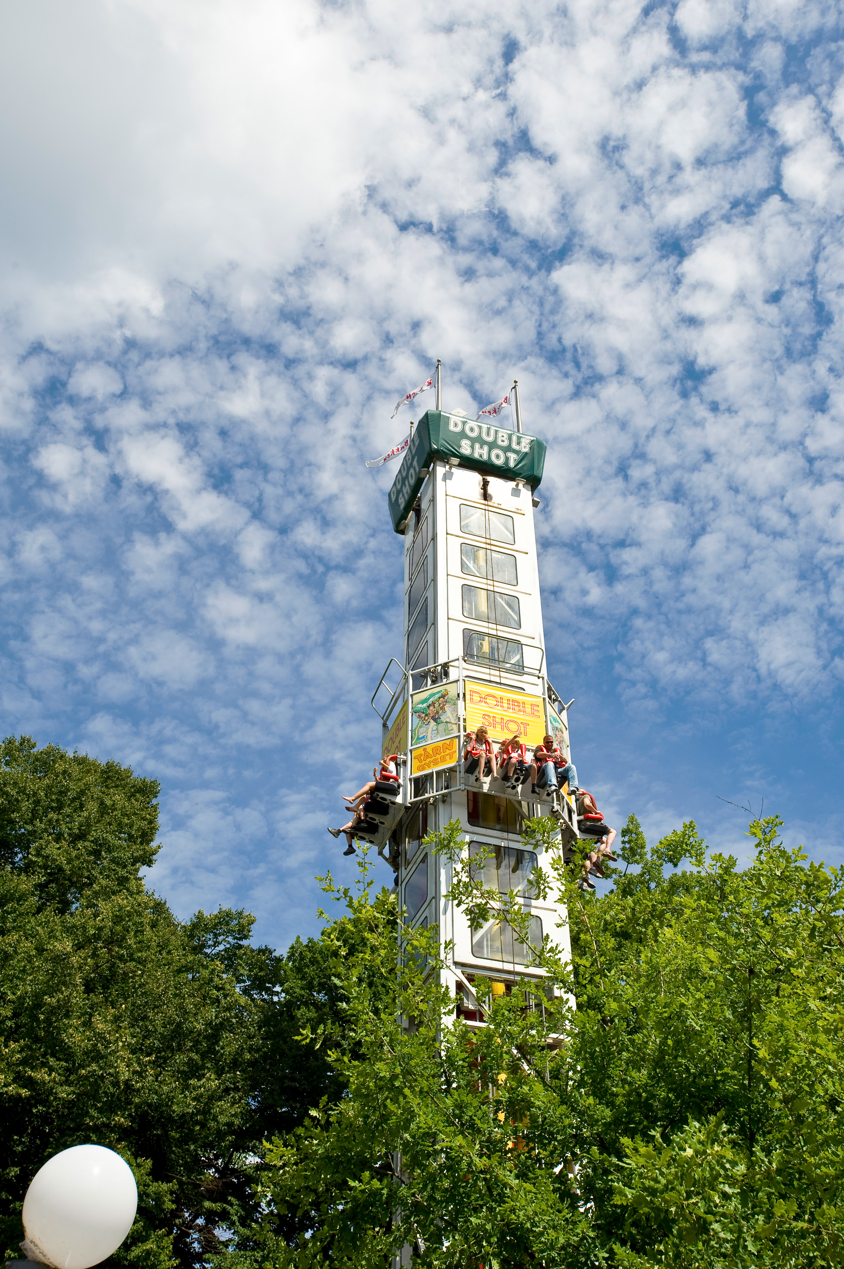 Bakken Forlystelser TaarnGyset Voksen Udflugt Koebenhavn