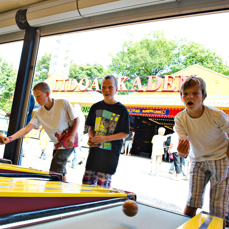 Mini Bowling - sjovt boldspil på Bakken