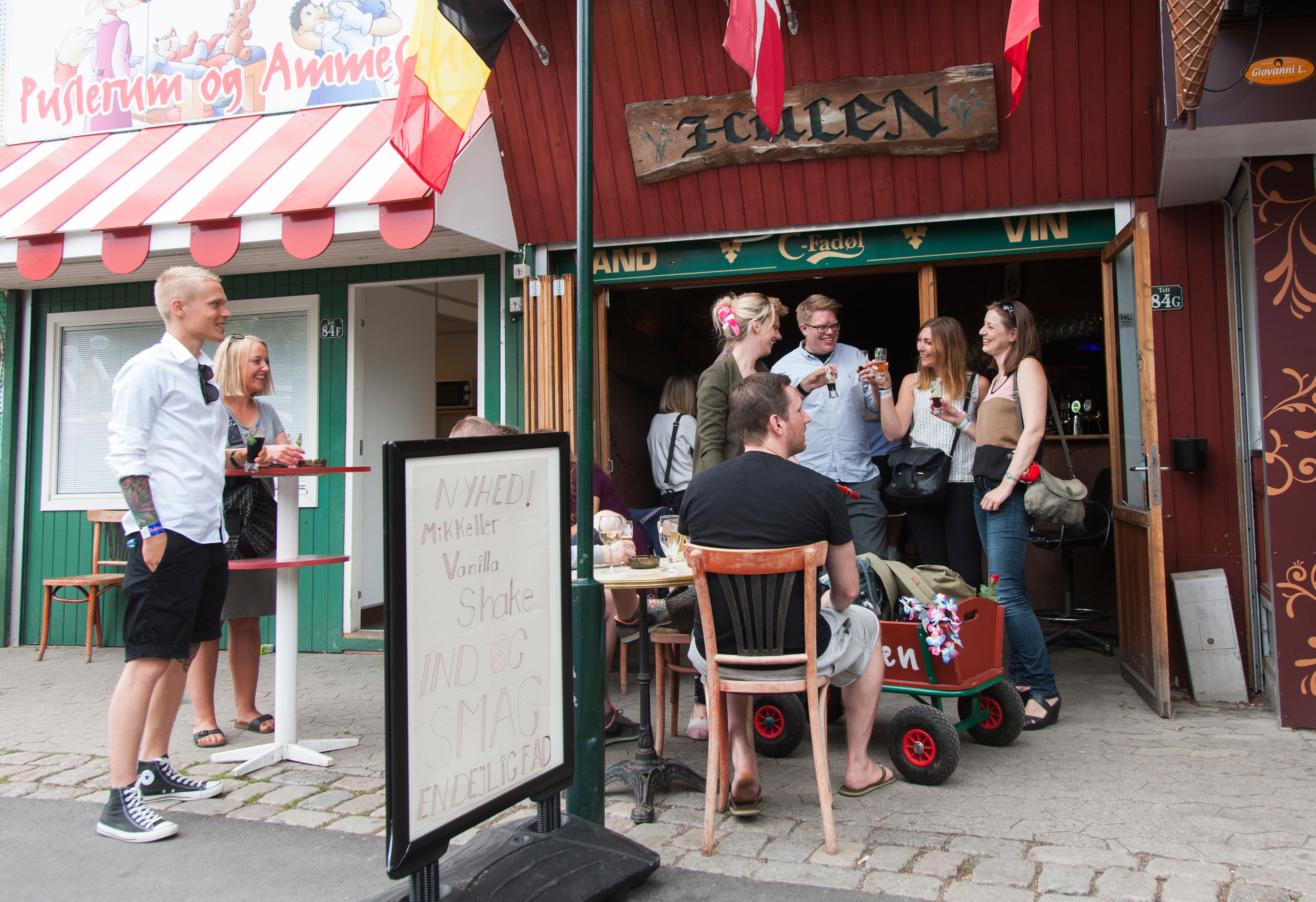 Bakken Pub Bar Hulen Facade Gruppe Voksen Stemning