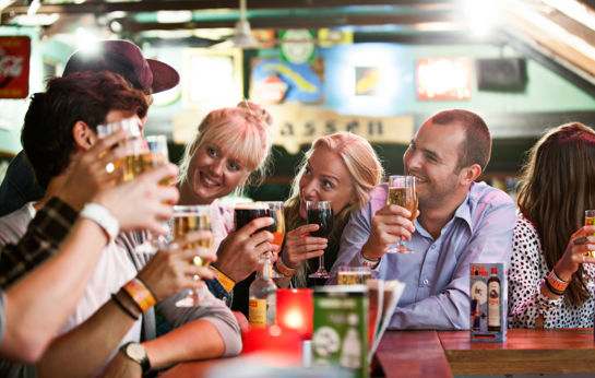 Bakken Pub Bar Høkassen Gruppe Voksen Stemning Øltour Pubcrawl