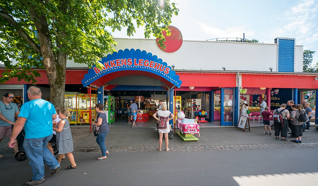 Bakken Spil Sjov Bakkens Legehus Facade