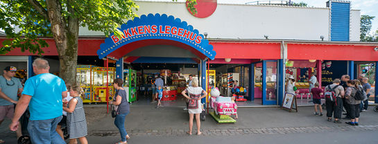 Bakken Spil Sjov Bakkens Legehus Facade