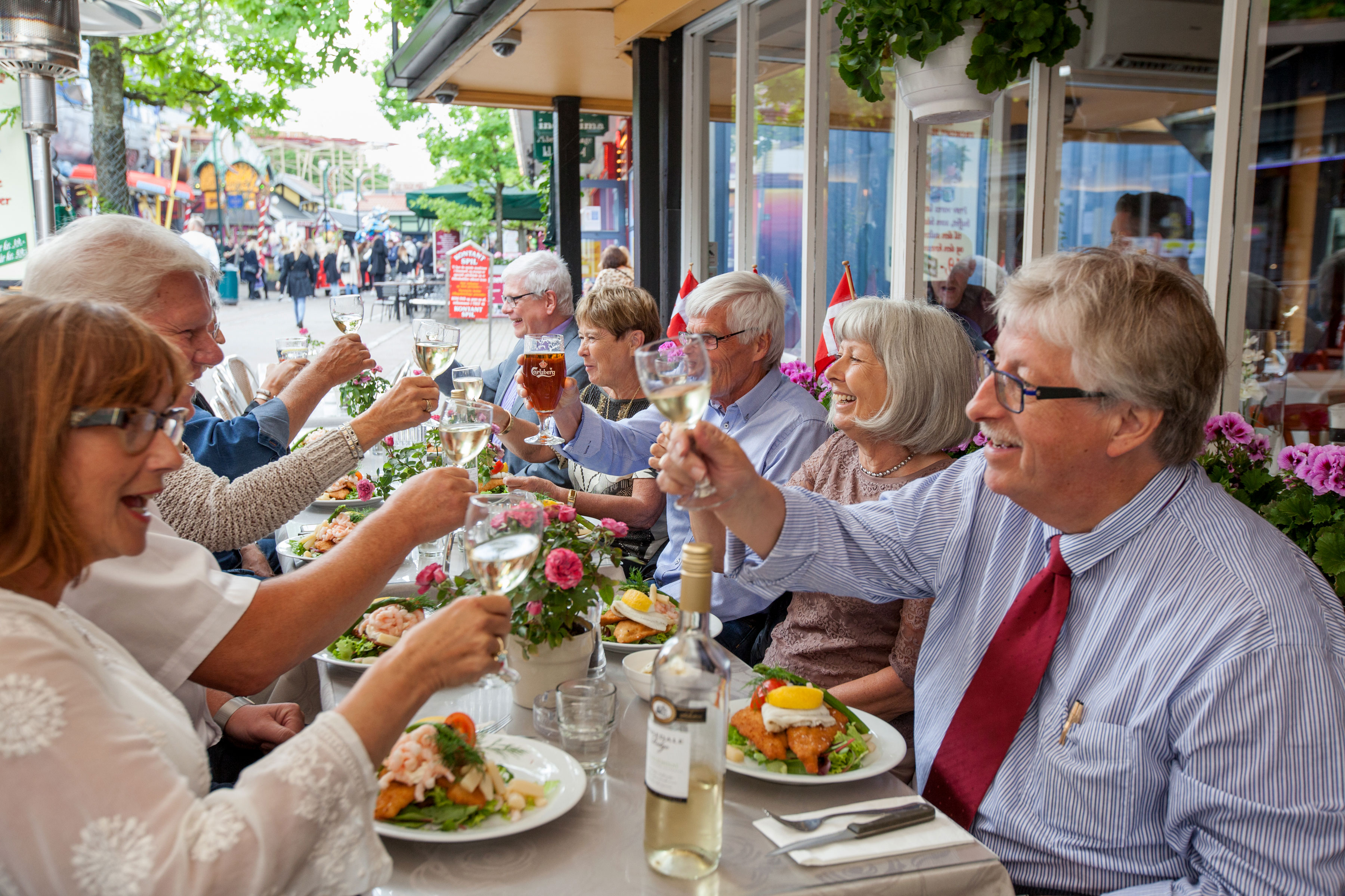Senior frokost Bakken