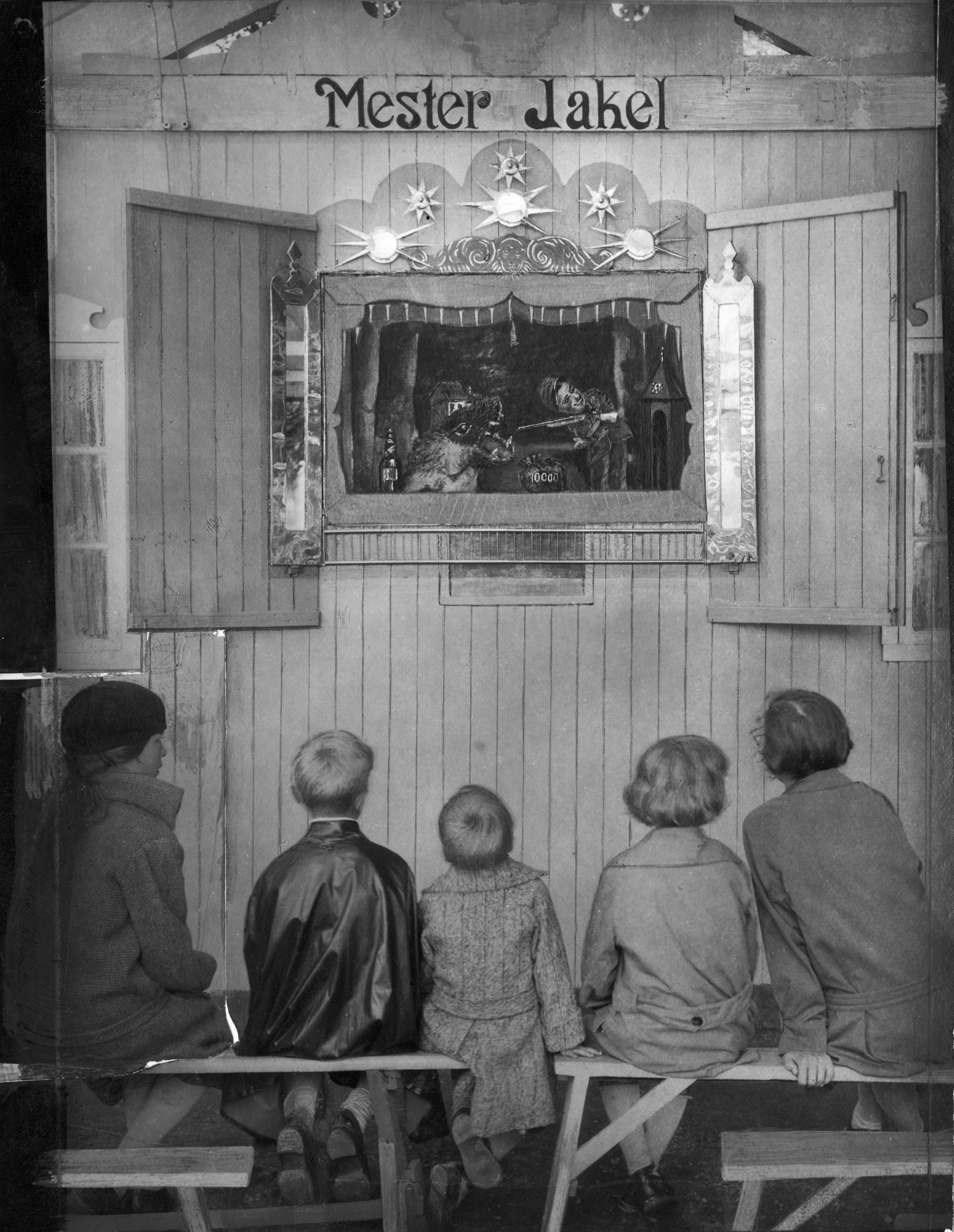 Bakkens Historie Mester Jakel med tilskuere i 1930erne Københavns Bymuseum