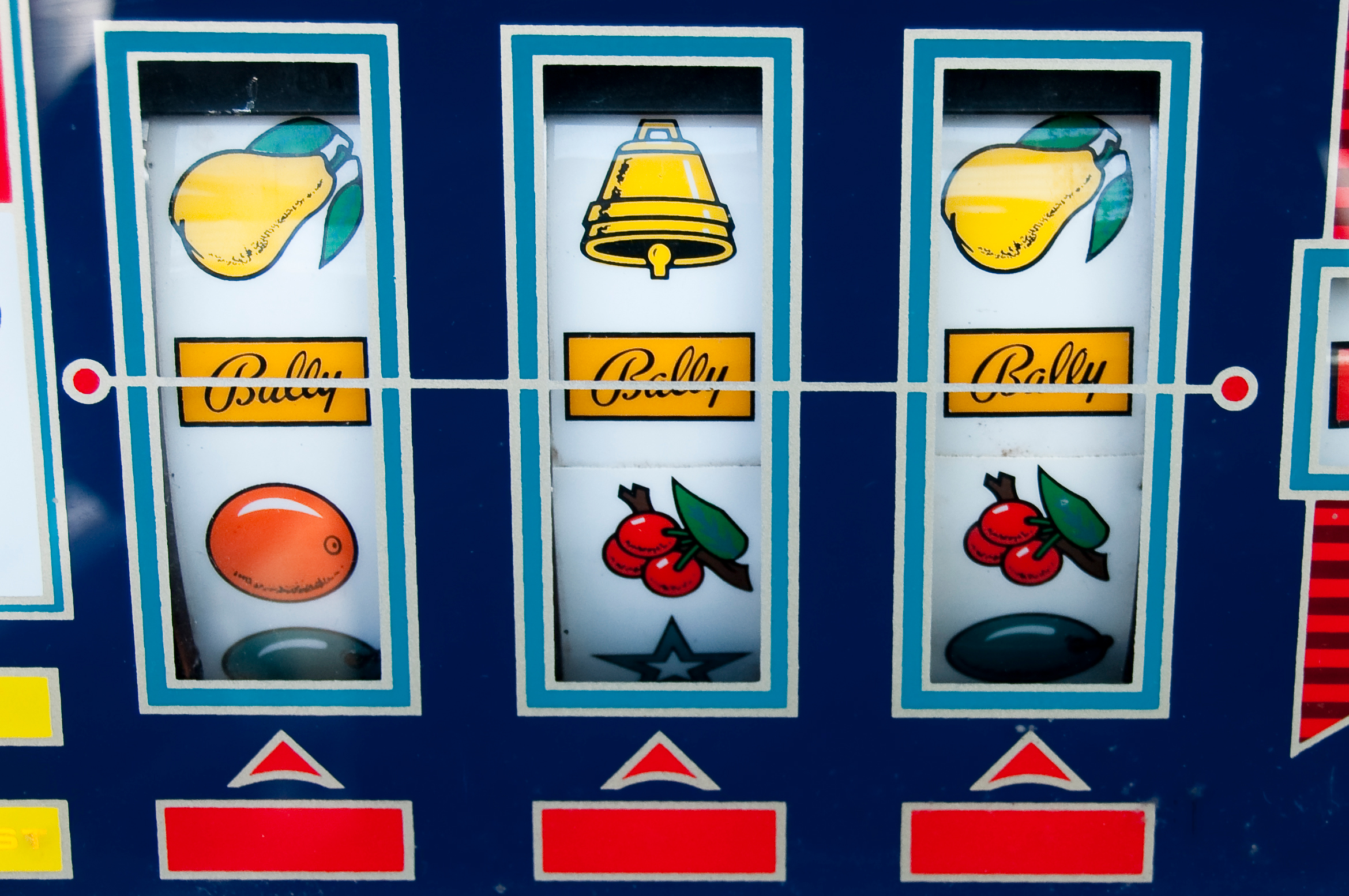 Gå på jagt i de sjove spillehaller på Bakken og prøv de mange spillemaskiner