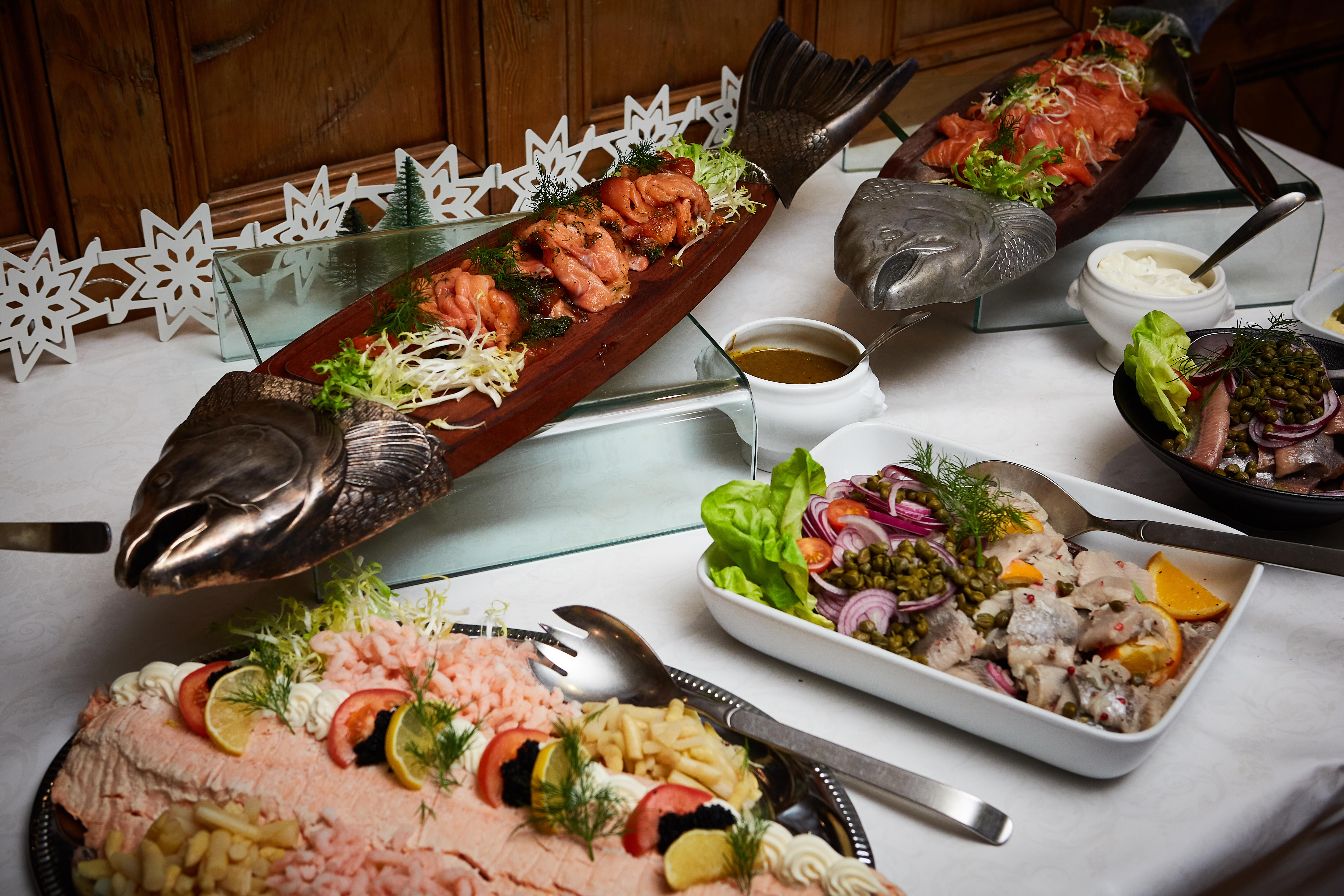 Spis en dejlig middag på et af de mange spisesteder på Bakken nord for København