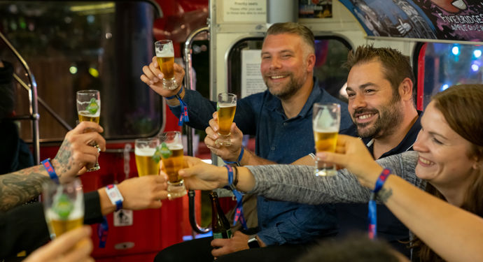 Londonbus_bevætning_gruppe_øltour (3).jpg