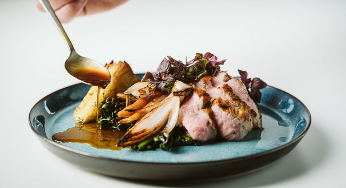 bakkens perle teater menu hovedret.jpg