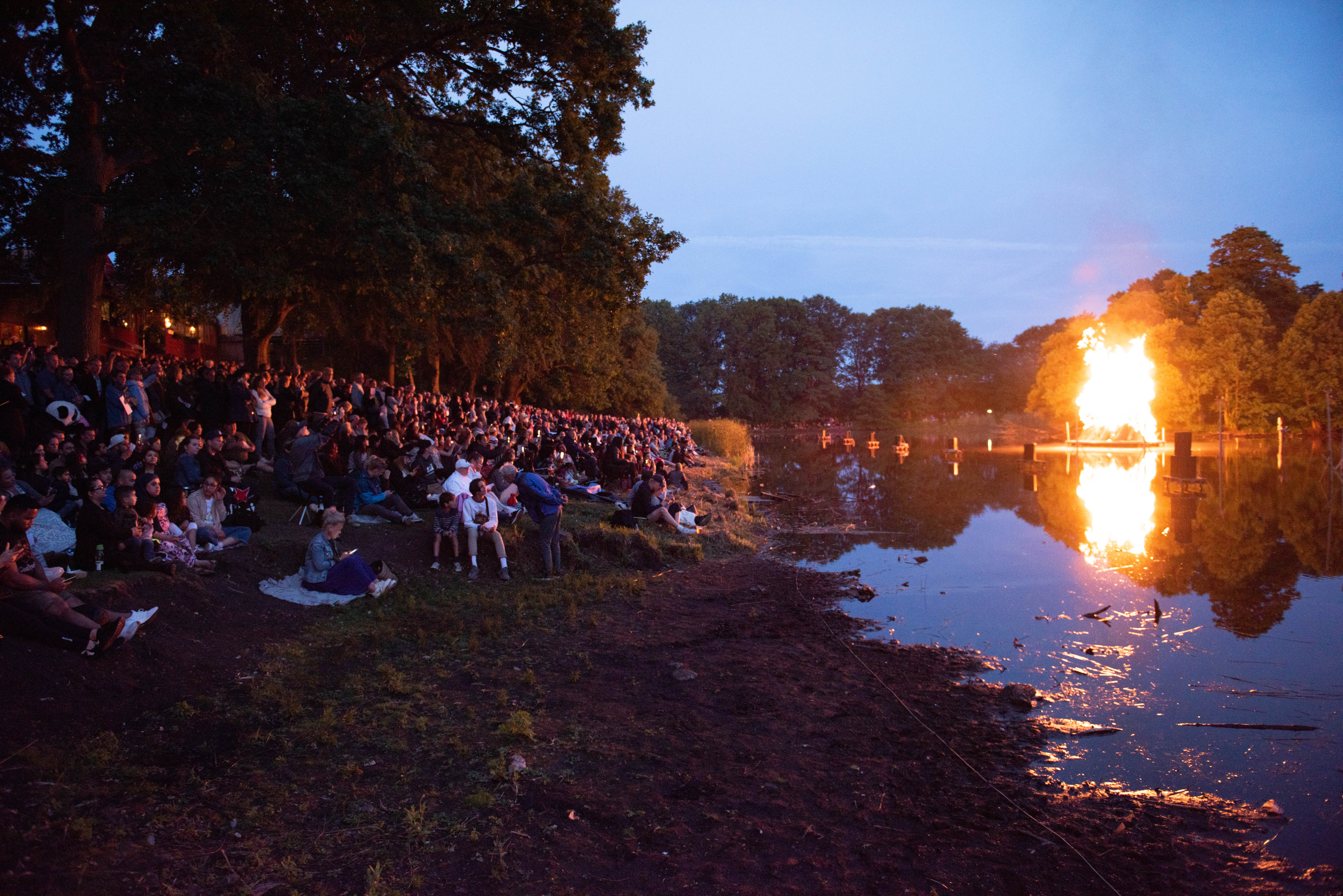 Sankt Hans aften på Bakken - musik, bål og en masse underholdning!