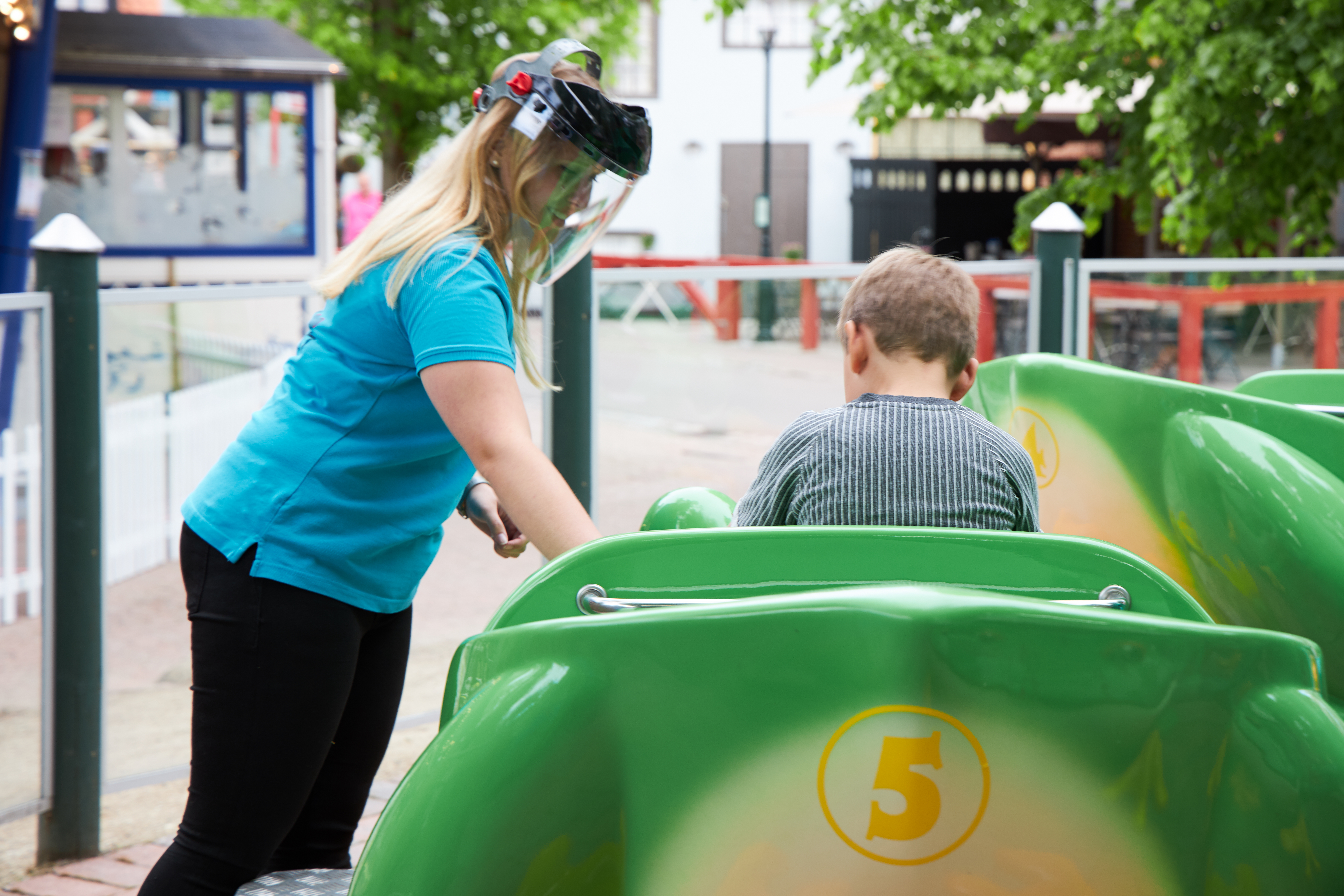 Søg job på Bakken - i verdens ældste forlystelsespark!