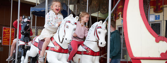 Bakken Forlystelser Børneforlystelse Hestekarrusellen Børn