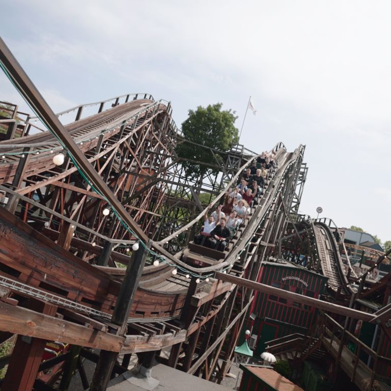 Få en hyggelig aften med kollegaerne på Bakken!