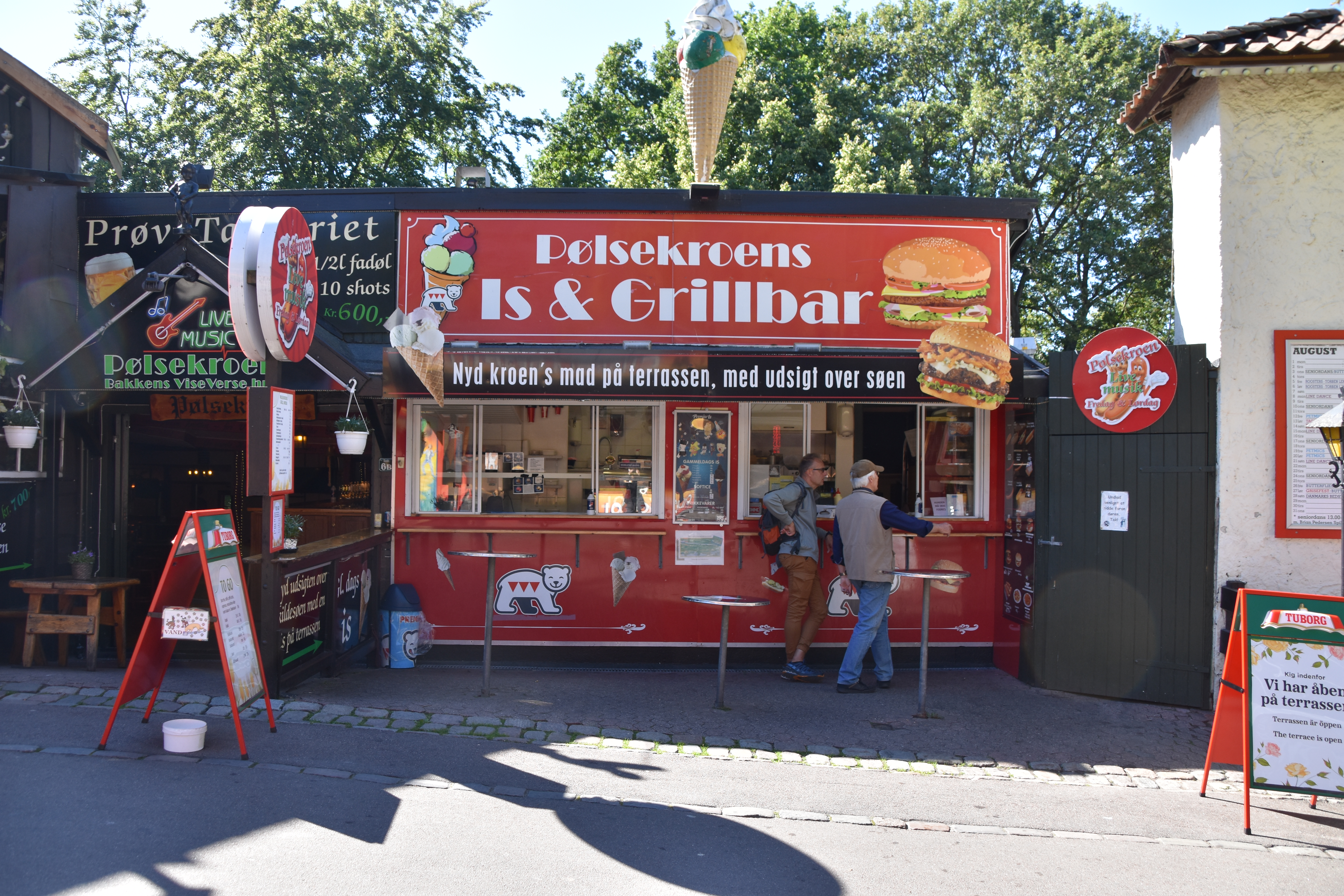 Pølsekroens Is Og Grillbar Facadebillede 2.JPG