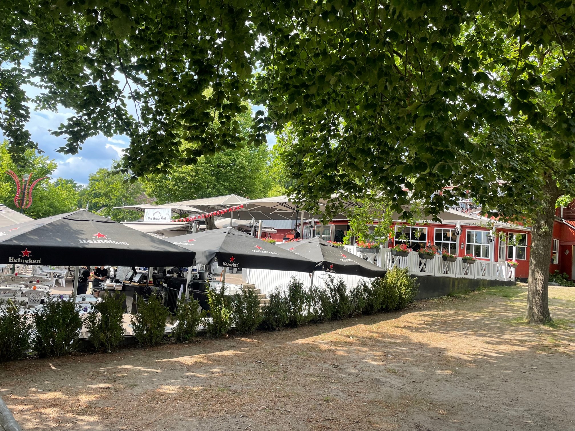 Hvide Hest facade 2023 2.jpg