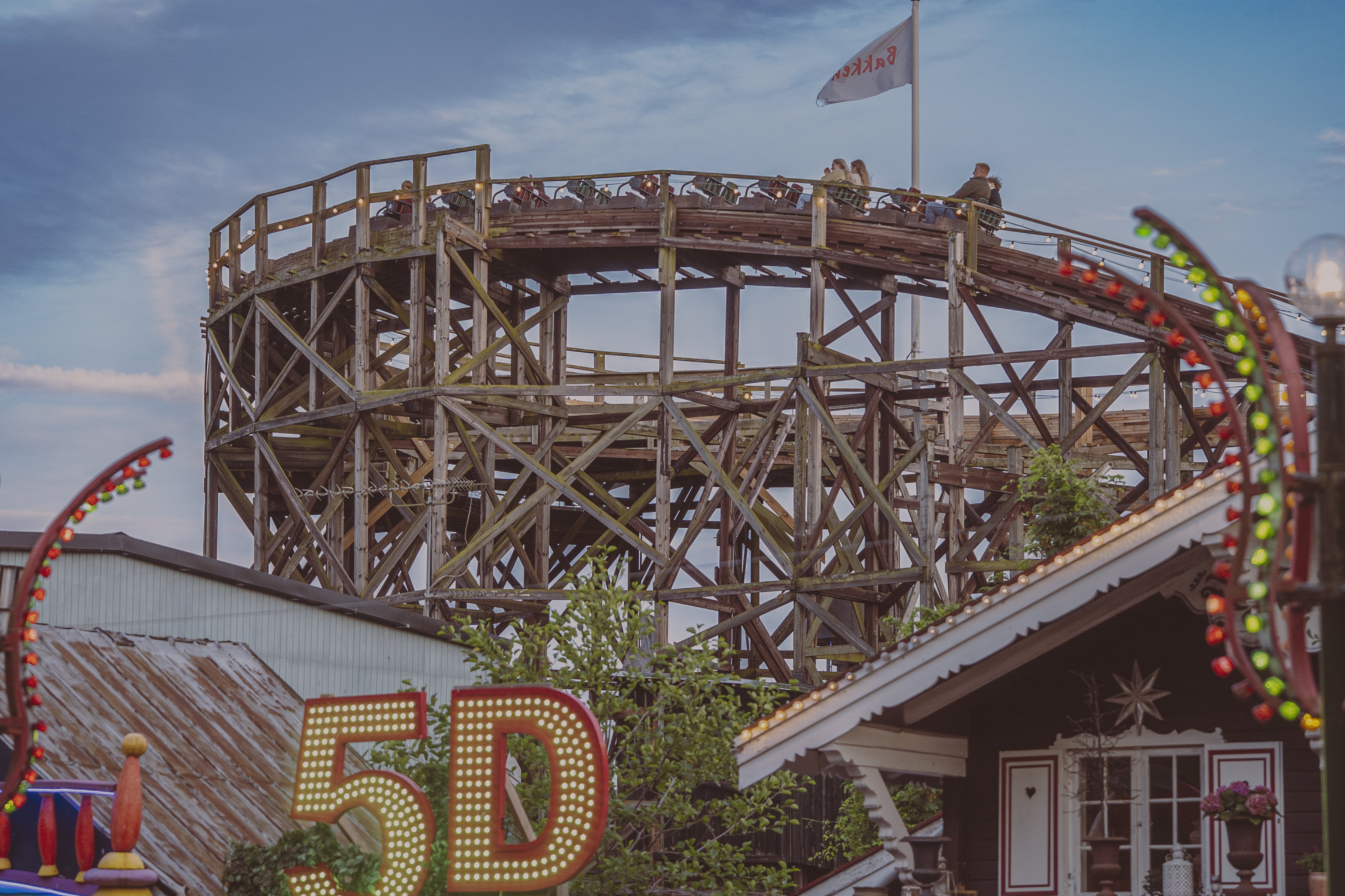 Rutschebane Hero Overlay Min