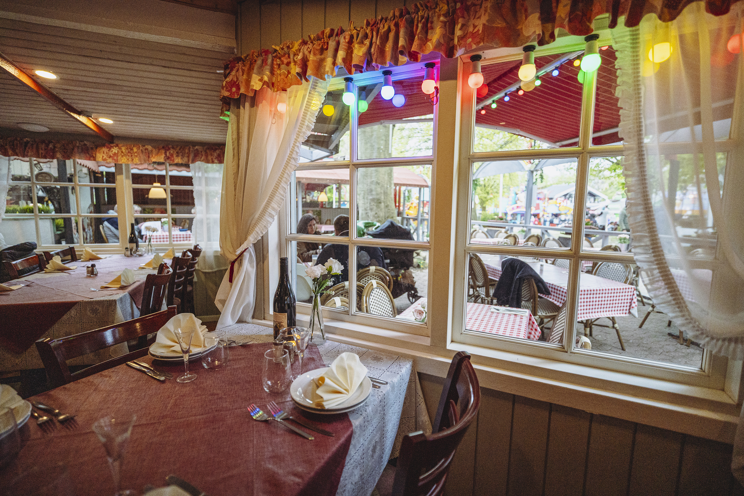 Valentino på Bakken er hyggelig til selskaber