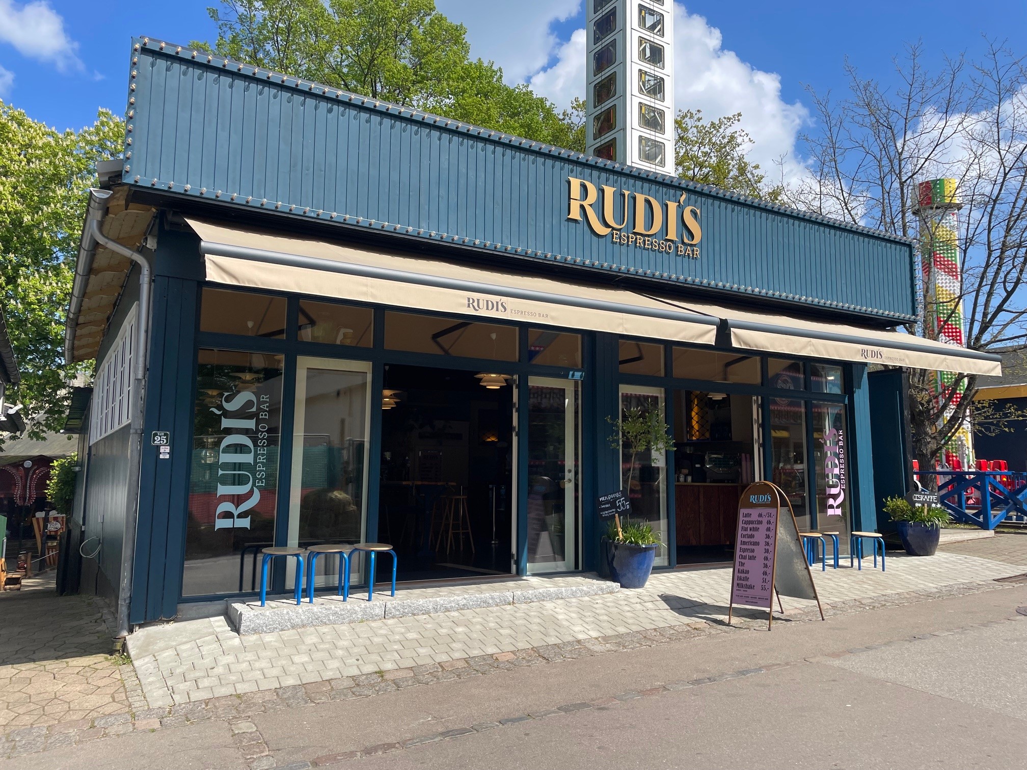 Rudis Facade 2